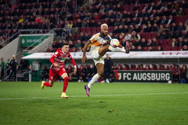 PG模拟器官网-舒波-莫廷接替莱万——锋狂拜仁找到中锋解题方案？