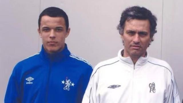 PG模拟器在线试玩-那个把莱万挤到第3级联赛的人 被酒精毁掉了青春…