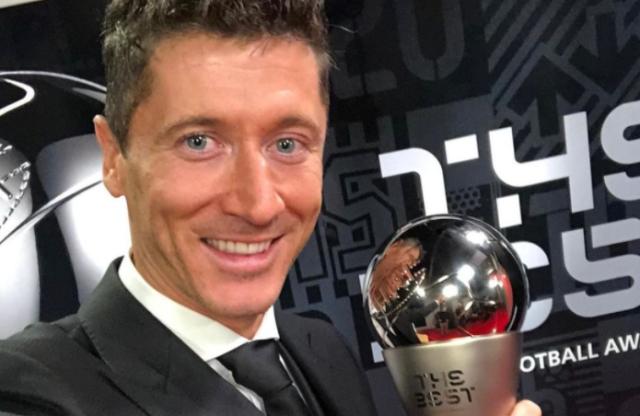 PG模拟器在线试玩-FIFA最佳评选亮票：梅西投内马尔 莱万给梅西排第2