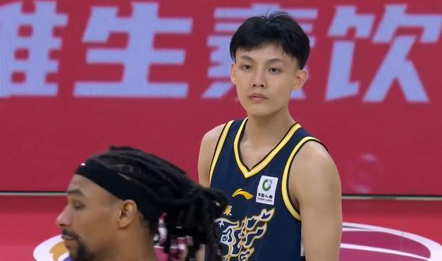 pg电子娱乐平台-伤势不乐观，依旧去报到！杜锋爱徒好样的，郭士强会留下他吗？