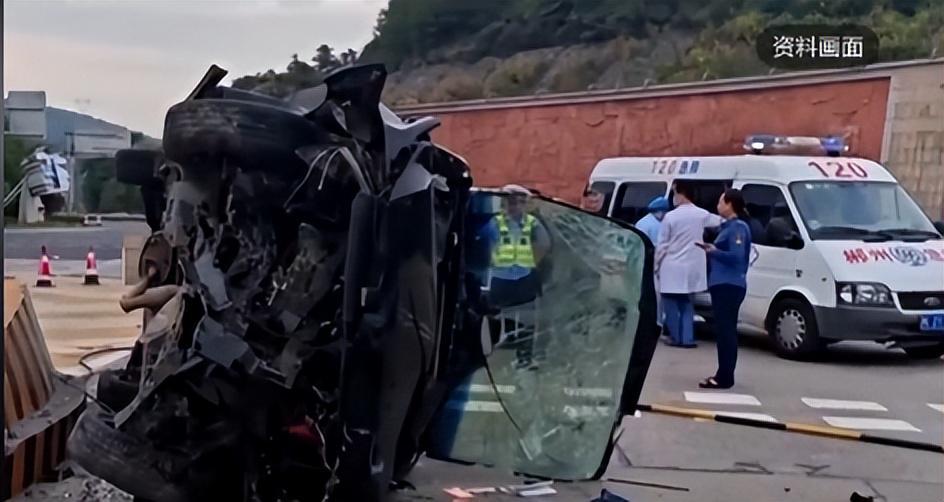 扫墓发生惨案!2人当场死亡,现场惨不忍睹,原因曝光,网友炸锅